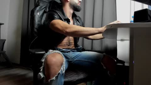 Snapshot of liamaesthetic chatting on 12-08-24, 06:54 Liam online show from 12-08-24, 06:54