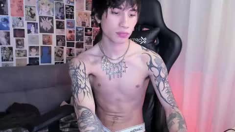 Snapshot of liamelf chatting on 03-05-25, 07:27 Liam online show from 03-05-25, 07:27