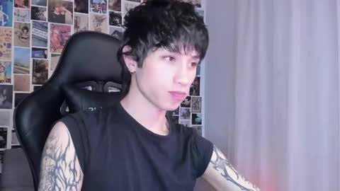 Snapshot of liamelf chatting on 03-06-25, 06:30 Liam online show from 03-06-25, 06:30