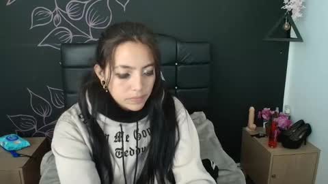 Snapshot of liamonroee_ chatting on 01-08-26, 12:07 L I A M O N R O E online show from 01-08-26, 12:07