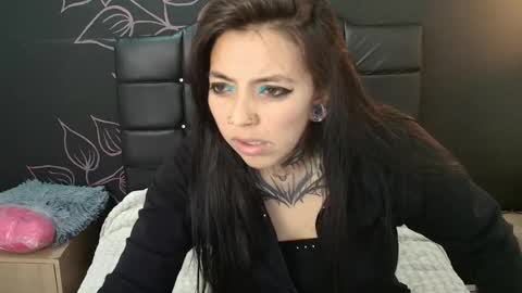 Snapshot of liamonroee_ chatting on 01-12-26, 12:21 L I A M O N R O E online show from 01-12-26, 12:21