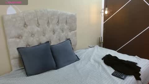 Snapshot of liamonroee_ chatting on 01-13-26, 11:48 L I A M O N R O E online show from 01-13-26, 11:48