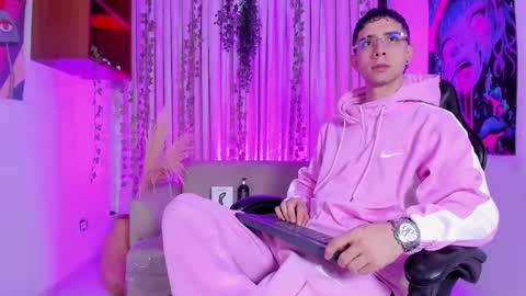 Snapshot of liamvegaa_ chatting on 02-21-26, 09:38 Liam online show from 02-21-26, 09:38