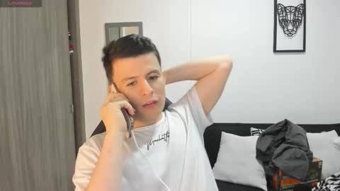 Snapshot of lian_eathan chatting on 10-16-25, 10:00 lian_eathan online show from 10-16-25, 10:00