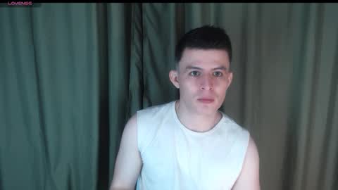 Snapshot of lian_eathan chatting on 10-25-25, 06:43 lian_eathan online show from 10-25-25, 06:43