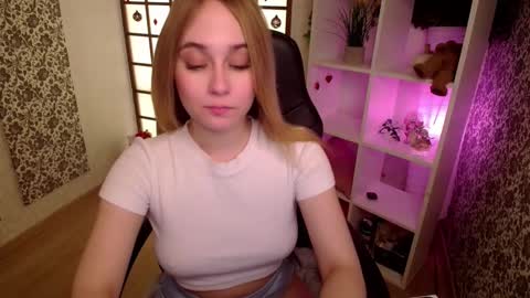 Liana online show from 01-23-25, 05:35