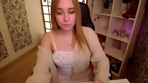 Liana online show from 01-27-25, 05:14