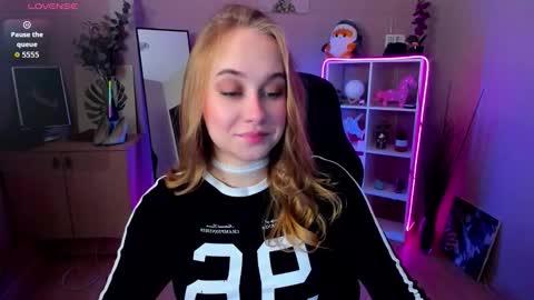 Liana online show from 02-15-26, 02:41