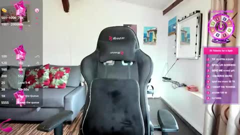 LiaQuinn online show from 09-10-25, 01:44