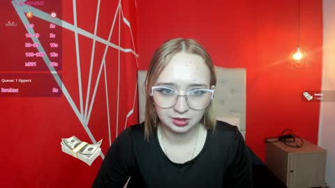 Lia Roberts online show from 12-09-24, 12:08