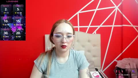 Lia Roberts online show from 12-23-24, 12:41
