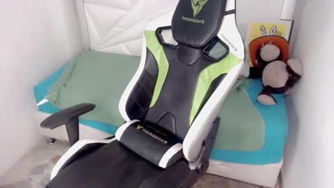 Snapshot of liarr_ chatting on 02-15-26, 08:05 LIAR online show from 02-15-26, 08:05