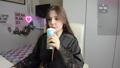 Lia online show from 10-05-25, 01:31