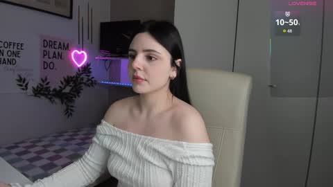 Lia online show from 11-25-25, 07:41