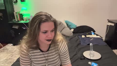 Snapshot of libbydeetzxxx chatting on 12-10-24, 09:55 Libby Deetz online show from 12-10-24, 09:55