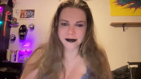 Snapshot of libbydeetzxxx chatting on 01-05-25, 04:58 Libby Deetz online show from 01-05-25, 04:58