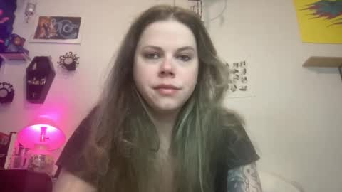 Snapshot of libbydeetzxxx chatting on 01-14-25, 08:41 Libby Deetz online show from 01-14-25, 08:41