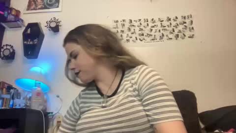 Snapshot of libbydeetzxxx chatting on 02-26-25, 10:15 Libby Deetz online show from 02-26-25, 10:15