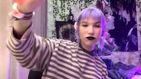 Lola online show from 09-19-25, 07:03