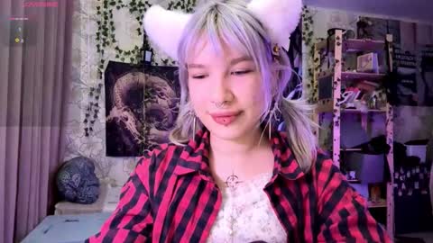Lola online show from 10-08-25, 09:01