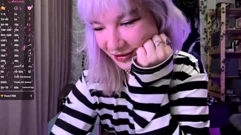 Lola online show from 10-10-25, 07:35