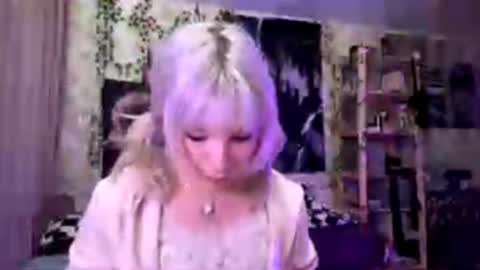 Lola online show from 10-11-25, 07:01