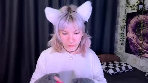 Lola online show from 10-19-25, 07:14