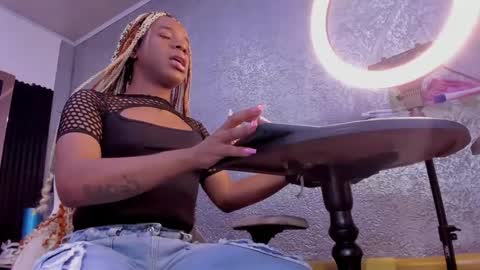 Snapshot of licyevans chatting on 01-12-25, 05:54 licy online show from 01-12-25, 05:54