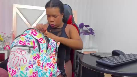 Snapshot of licyevans chatting on 11-29-25, 07:06 licy online show from 11-29-25, 07:06