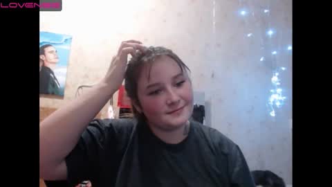 light_lunaa online show from 12-18-24, 03:33