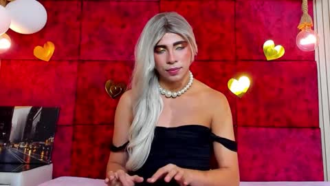 liiacollins online show from 12-18-25, 10:49