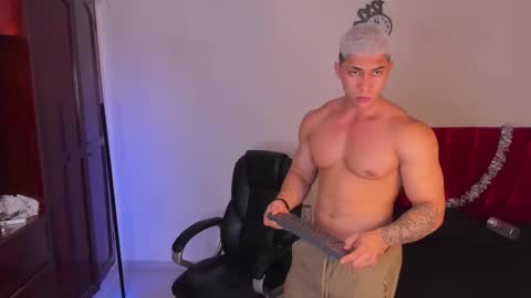 Snapshot of liiam_jesus chatting on 11-25-25, 03:28 liiam_jesus online show from 11-25-25, 03:28