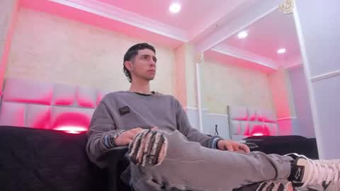 L I I A M online show from 02-18-25, 04:15