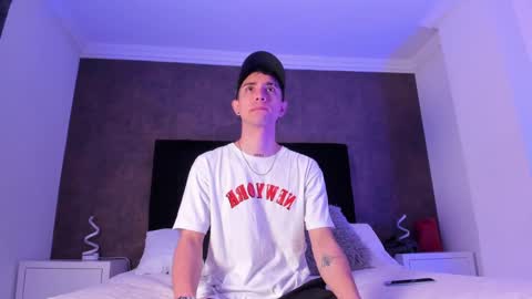 L I I A M online show from 02-19-25, 01:51