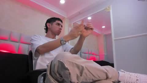 L I I A M online show from 02-20-25, 04:50