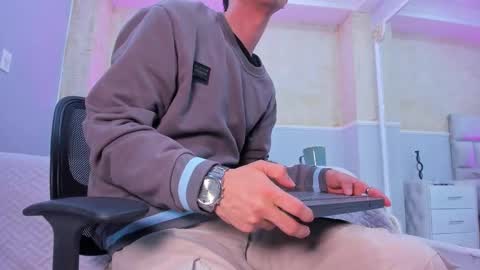 L I I A M online show from 03-02-25, 08:05