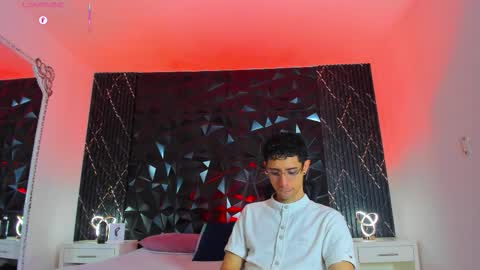 L I I A M online show from 09-21-25, 05:03