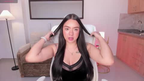 Snapshot of liilylux chatting on 10-05-25, 04:11 liilylux online show from 10-05-25, 04:11