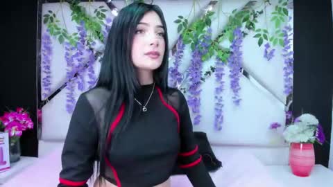 Snapshot of liinzy_rouse chatting on 12-15-25, 02:43 Brittany online show from 12-15-25, 02:43