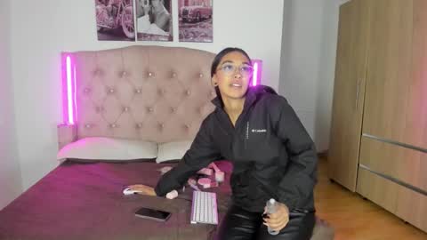 Snapshot of liittle__baby chatting on 02-06-26, 11:35 Valery online show from 02-06-26, 11:35