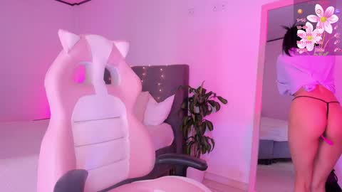 Snapshot of liittle_lollii chatting on 12-11-24, 01:15 Lolli Please leave a thumbs up if you like it its important to me online show from 12-11-24, 01:15