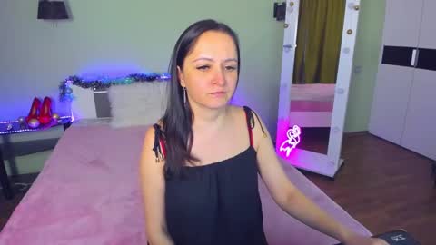 Snapshot of likaa_likaa chatting on 12-06-24, 12:05 Lika online show from 12-06-24, 12:05