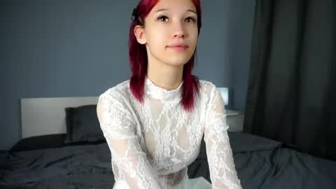 Snapshot of likalens chatting on 11-01-25, 11:23 Emi online show from 11-01-25, 11:23