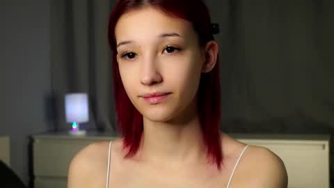 Snapshot of likalens chatting on 11-25-25, 11:21 Emi online show from 11-25-25, 11:21