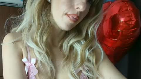 Snapshot of like_firebird chatting on 02-18-25, 06:59 Mia                   Onlyfans link -  online show from 02-18-25, 06:59