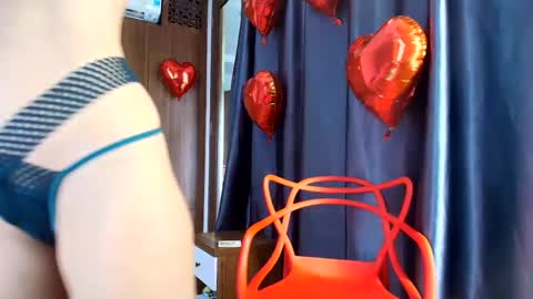 Snapshot of like_firebird chatting on 02-23-25, 04:50 Mia                   Onlyfans link -  online show from 02-23-25, 04:50