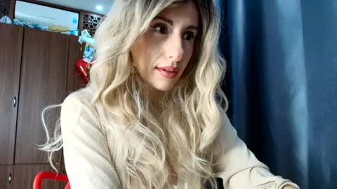 Snapshot of like_firebird chatting on 03-10-25, 03:56 Mia                   Onlyfans link -  online show from 03-10-25, 03:56