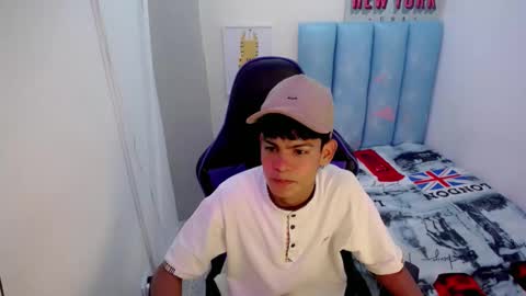 Snapshot of lil_babyyy_ chatting on 11-29-25, 03:09 LIAM online show from 11-29-25, 03:09