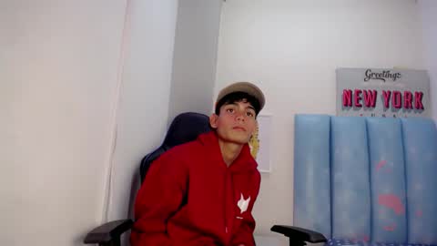 Snapshot of lil_babyyy_ chatting on 12-15-25, 02:05 LIAM online show from 12-15-25, 02:05