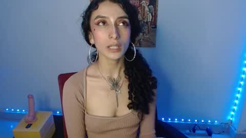 Snapshot of lil_lisaa chatting on 12-18-24, 06:10 Lisaa online show from 12-18-24, 06:10
